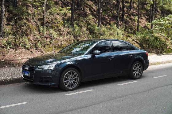 AUDI A4 2.0 TFSI ATTRACTION GASOLINA 4P S TRONIC